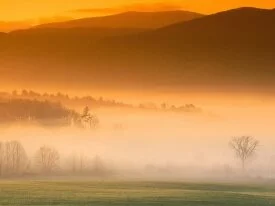 Cades Cove Sunrise, Great Smoky Mountains, Tenne.jpg