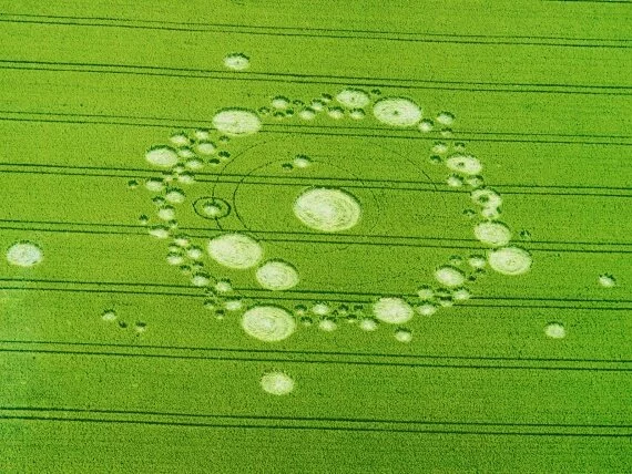 Galaxy Formation, New Alresford, England, 1995 -.jpg (click to view)