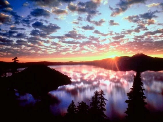 Sunrise on Wizard Island, Crater Lake National P.jpg (click to view)