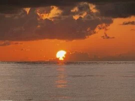 Sunset on the Equator, Central America - 1600x12.jpg (click to view)