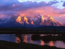 Torres del Paine, Serrano River, Chile - 1600x12.jpg (click to view)