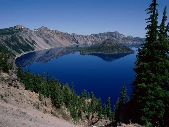 Wizard Island, Crater Lake, Oregon -  -.jpg (click to view)